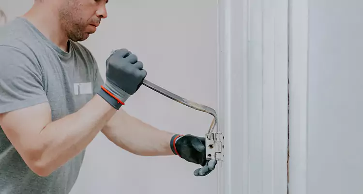 Cracked Door Jamb Repair in Palm Harbor, FL